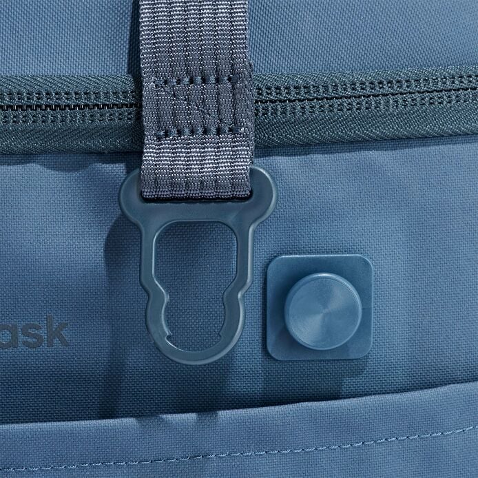 carryouttm-soft-cooler-10-l-w6 250815_hydro_cooler_details_14856_1_5.jpg