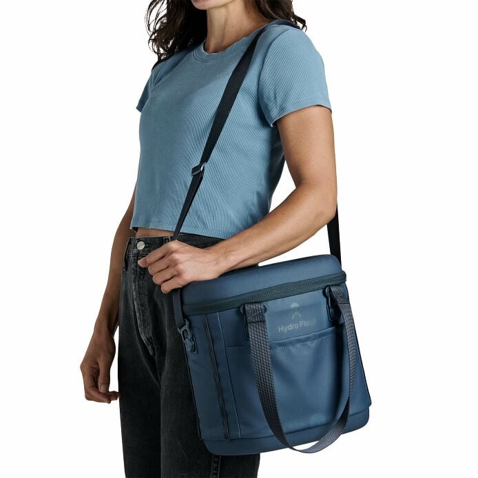 carryouttm-soft-cooler-10-l-w6 250815_hydro_s26_hb_14560_1_4.jpg