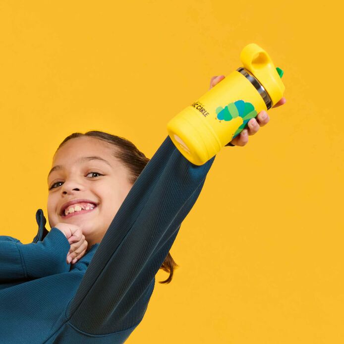 kids-12-oz-bottle-world-of-eric-carletm-g5 9-lifestyle.jpeg