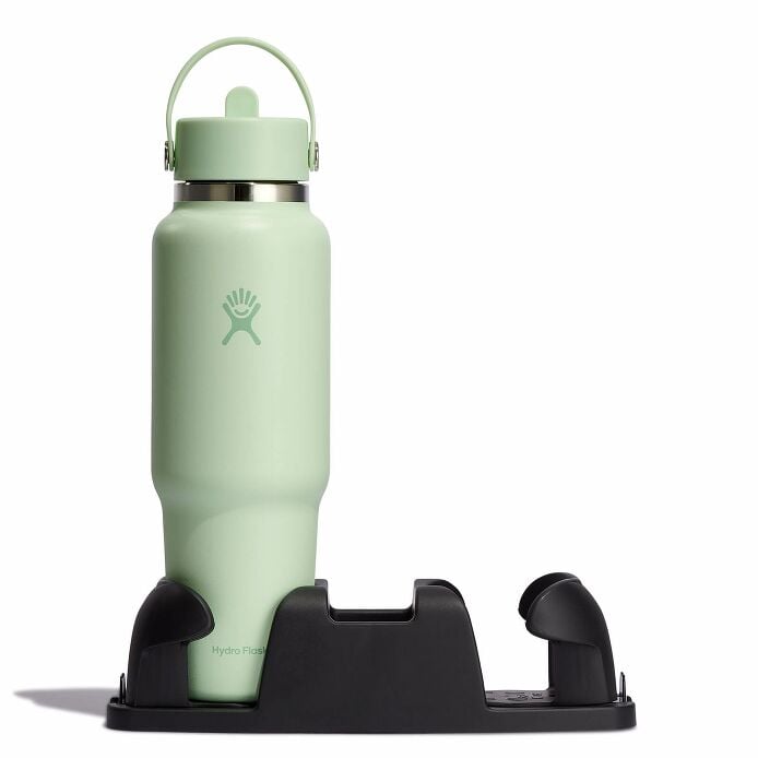 40-oz-travel-bottle-with-flex-straw-cap-u4 aloe-travel-bottle-in-cuplholder_3_3_1.jpg