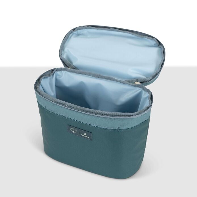 osprey-axis-x-hydro-flask-campus-essentials-bundle-n1 axisxhydroflask_s26_detail2_cascadeblue_10007249_1.jpg