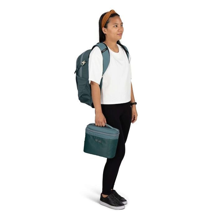 osprey-axis-x-hydro-flask-campus-essentials-bundle-n1 axisxhydroflask_s26_onbody1_cascadeblue_10007249_2.jpg