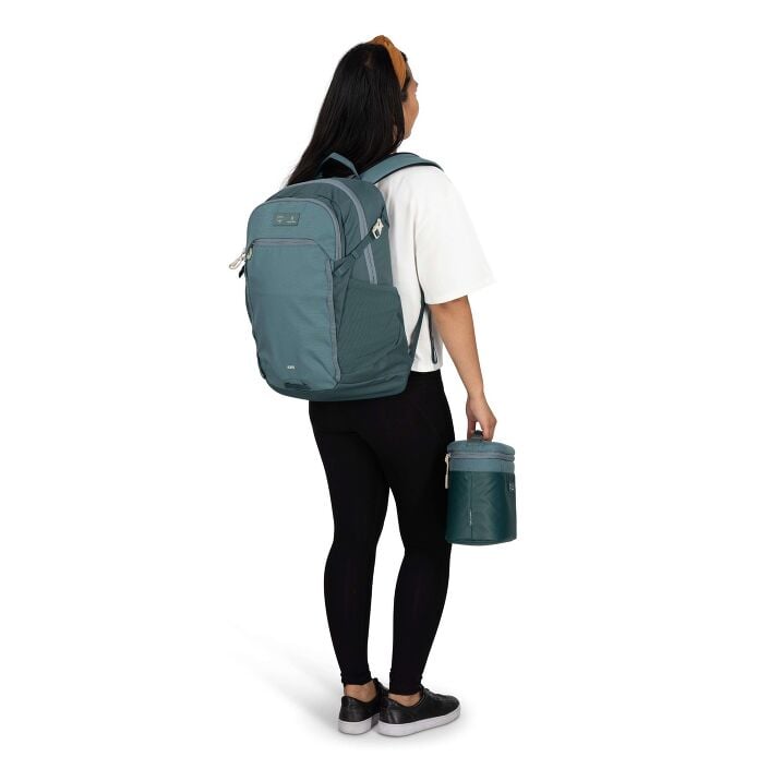 osprey-axis-x-hydro-flask-campus-essentials-bundle-n1 axisxhydroflask_s26_onbody2_cascadeblue_10007249_2.jpg