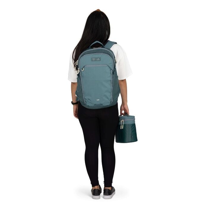 osprey-axis-x-hydro-flask-campus-essentials-bundle-n1 axisxhydroflask_s26_onbody3_cascadeblue_10007249_2.jpg