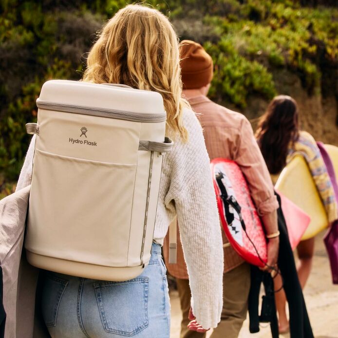 carryouttm-backpack-22-l-u6 hf_carryout_bouwer_d1_l1_torrey_pines_lifestyle_0974_2.jpg