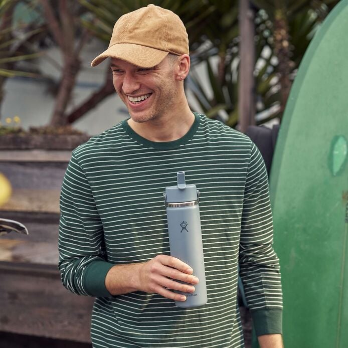 24-oz-wide-mouth-with-flex-straw-cap-i7 hf_s26_mcinnis_0232_13.jpg