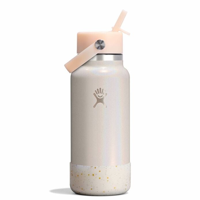 medium-boot-u4 le-f25w32-g-32-oz-wide-flex-straw-cap-glimmer-cream-straight-withboot_1_1_1.jpg
